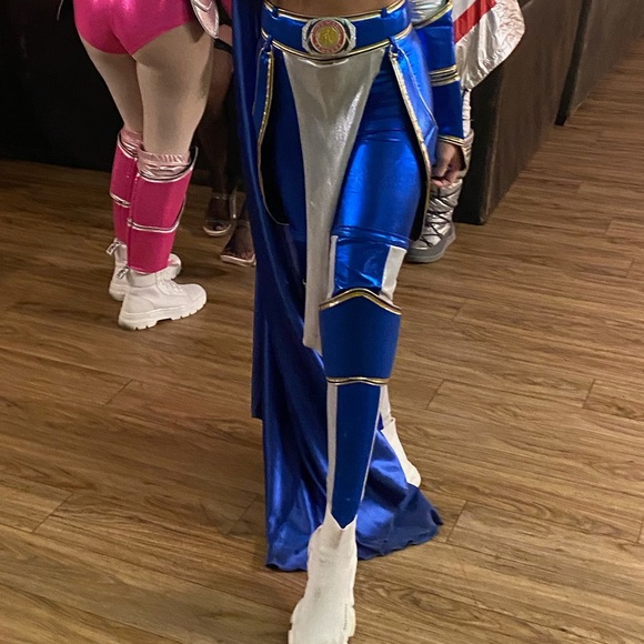 Power Ranger Costume - Picture 4 of 4